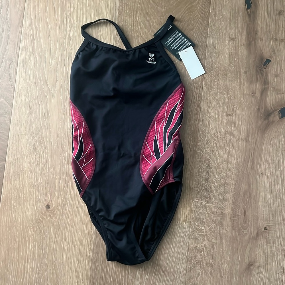 TYR, Women’s Phoenix Splice Burg/black DiamondFit One Piece Swimsuit Size 34 New